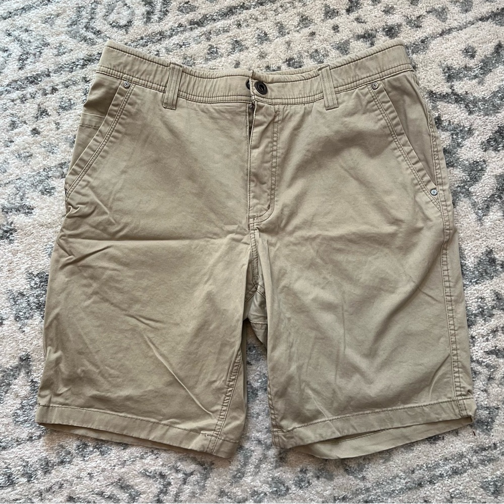 Swiss Tech Tan Flat Front Shorts Casual